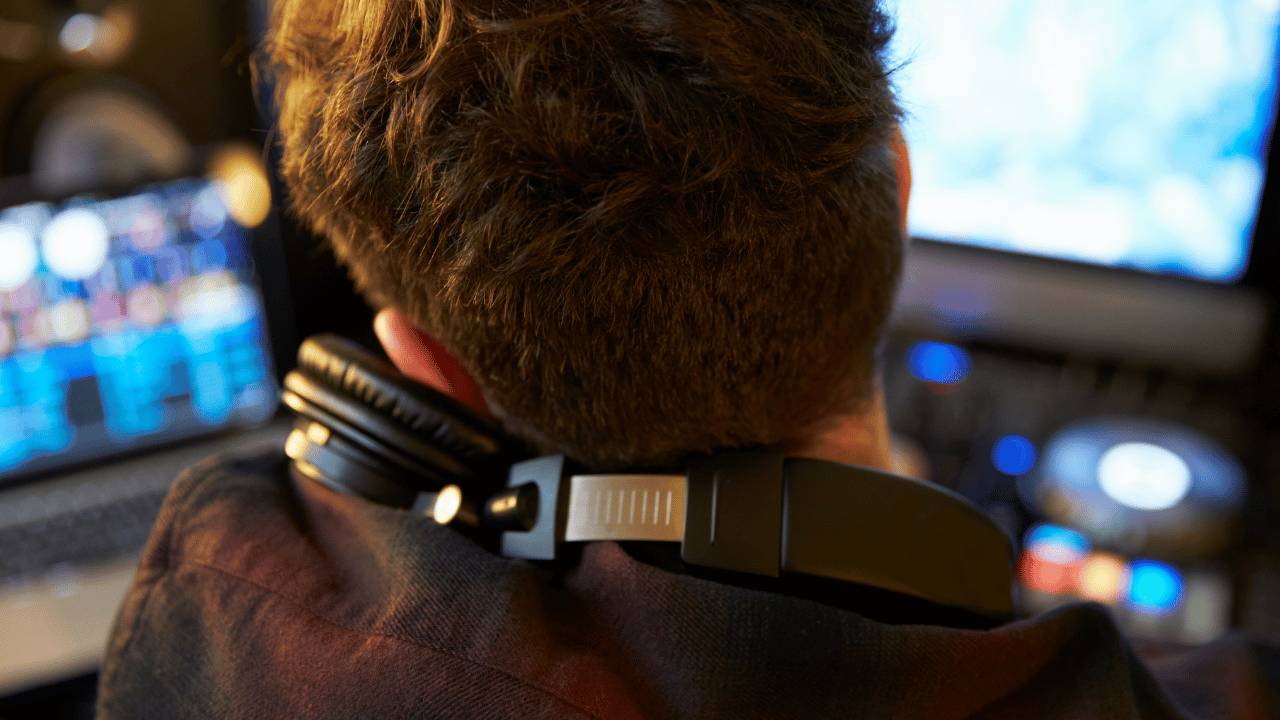 a music producer switches to software with a on-time payment after too many subscriptions.